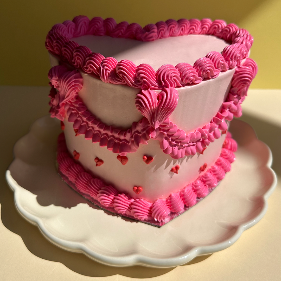 "Daphne" Vintage Cake | Heart